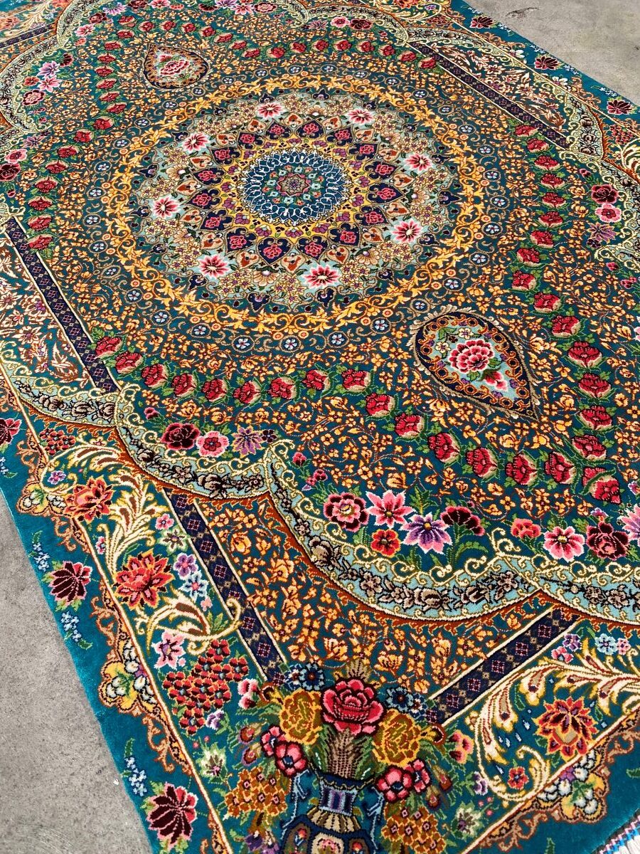 A PURE SILK PERSIAN QUM CARPET (120 X 79 CM) - Image 6