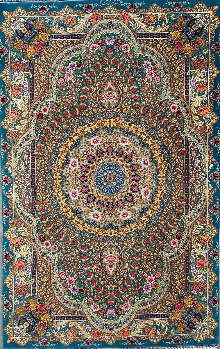 A PURE SILK PERSIAN QUM CARPET (120 X 79 CM)
